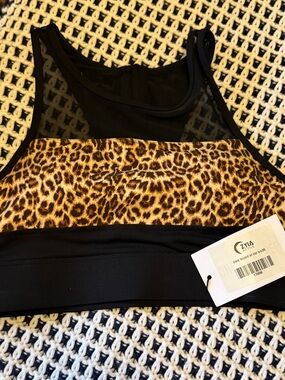 ZYIA Leopard Panel Mesh-Racerback Sports Bra - Black & Brown size medium